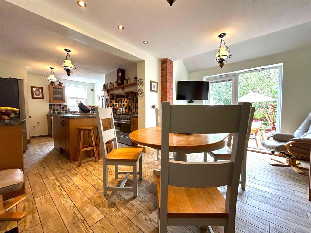 Open Plan Kitchen Diner