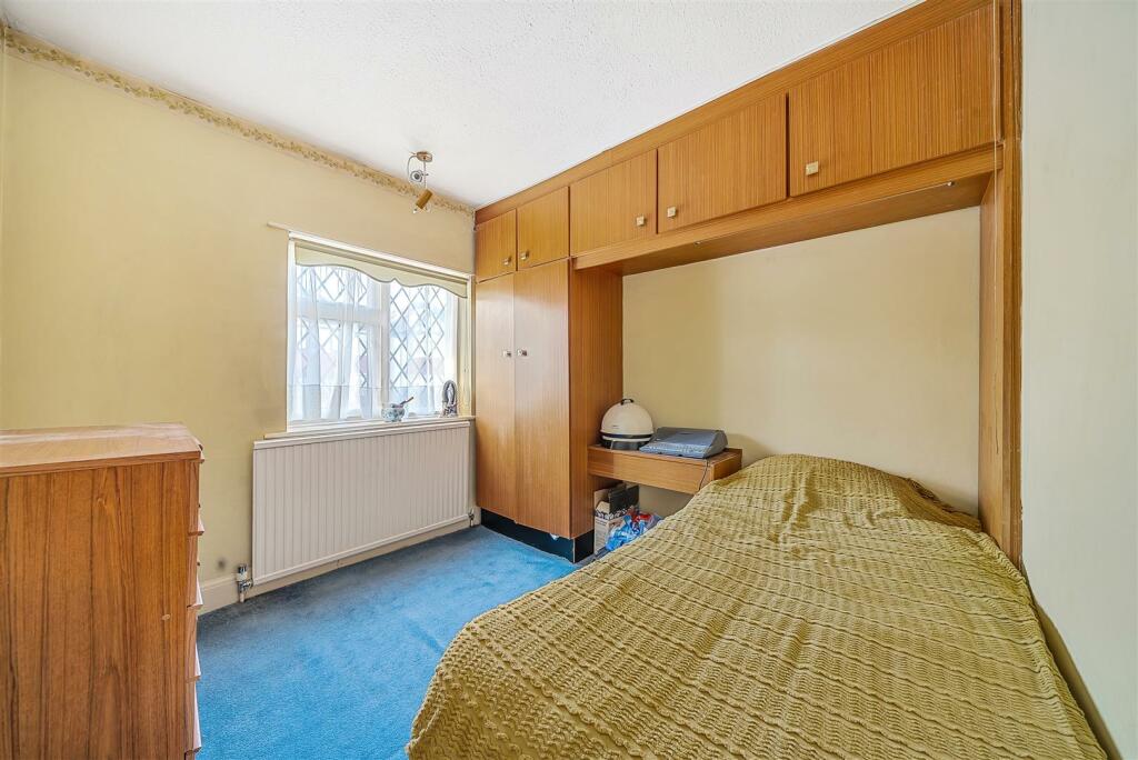 Bedroom 5.jpg