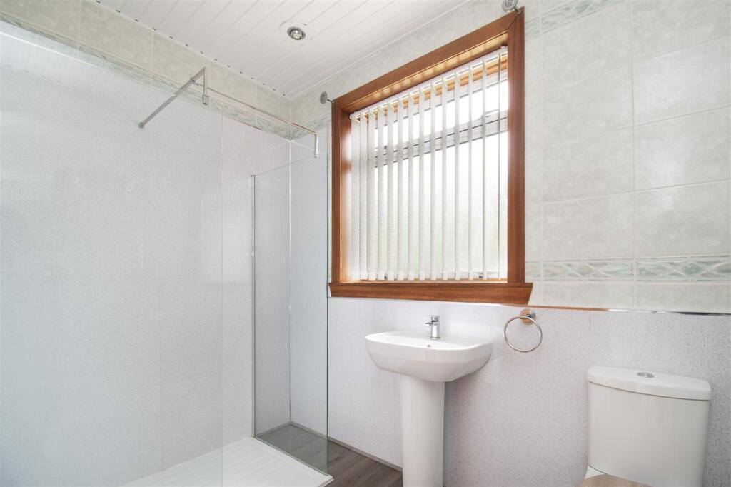 shower room (1).jpg