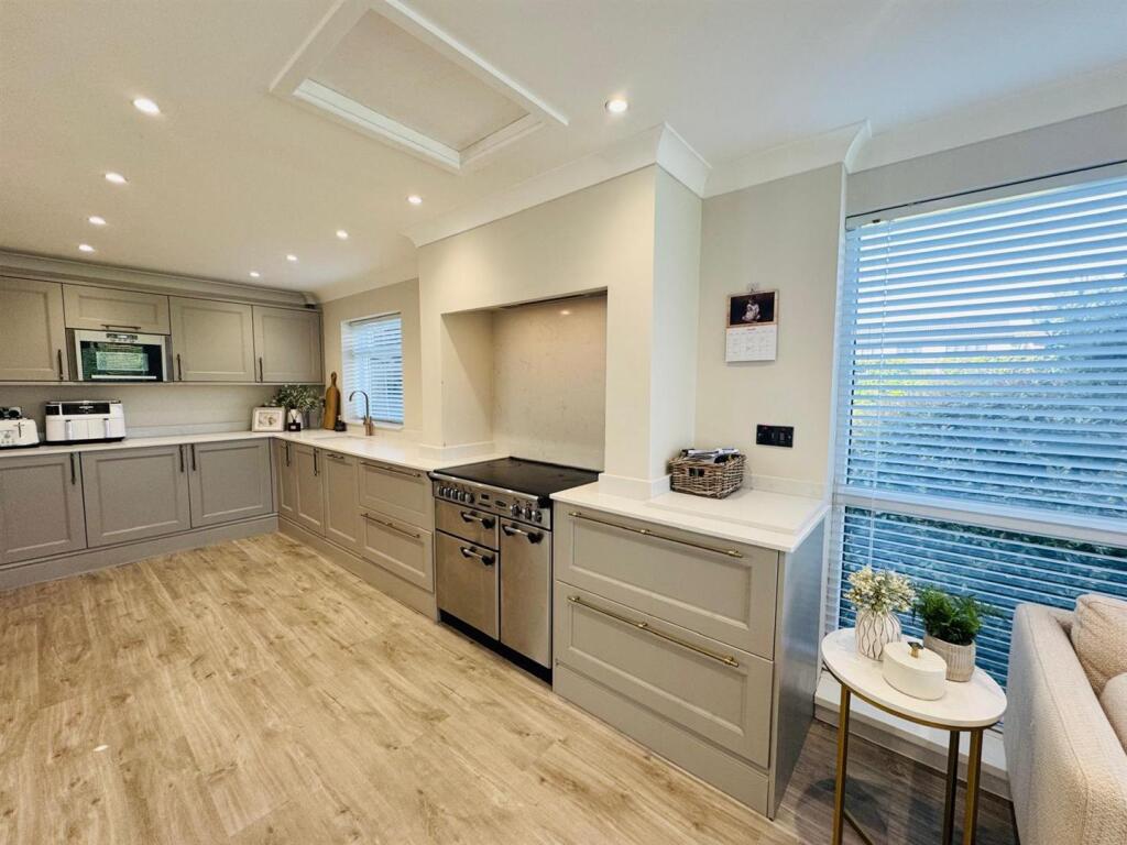 Kitchen Diner Family Room