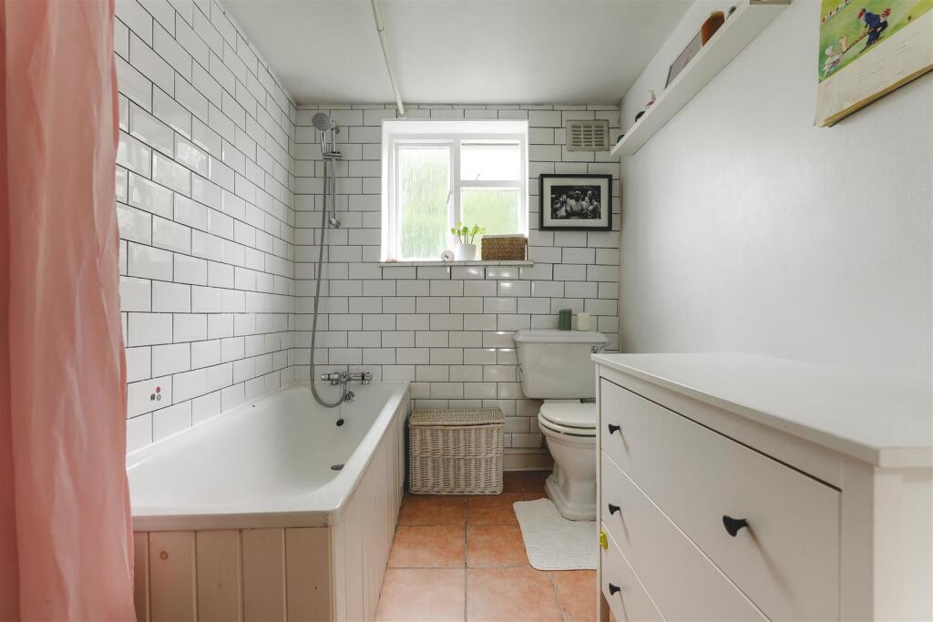 Downs Park Road-18.jpg