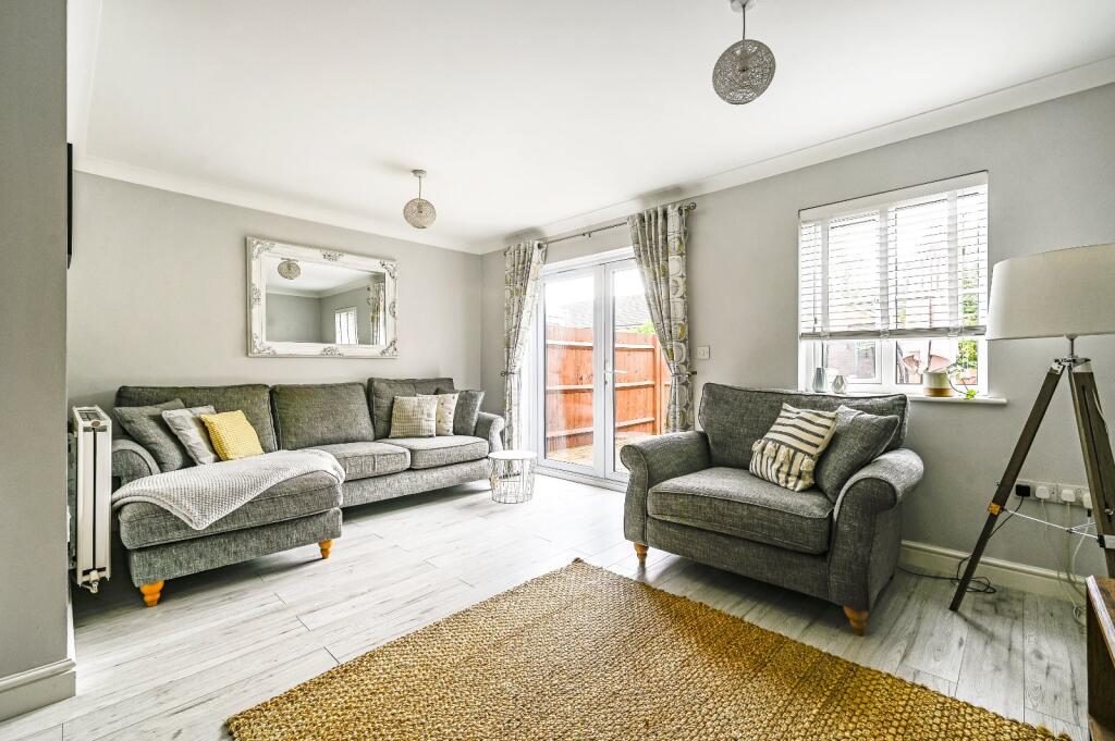 Guernsey Way, Kennington, Ashford, Kent, TN24