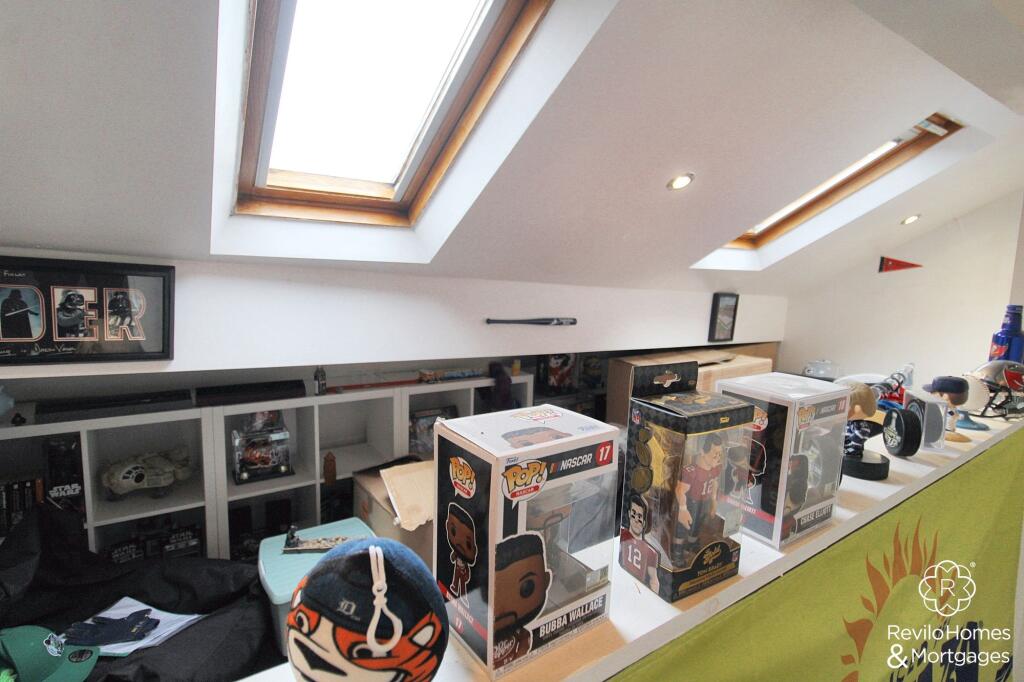 Attic Room / Home Office Space