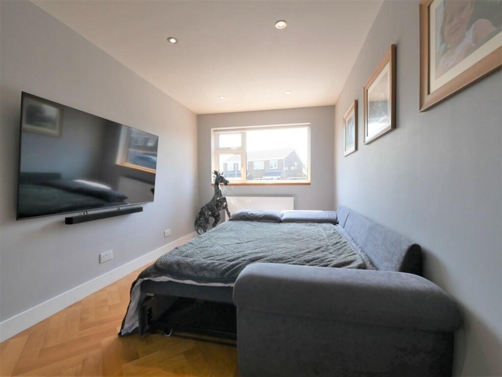 SNUG OFFICE BED4 ...