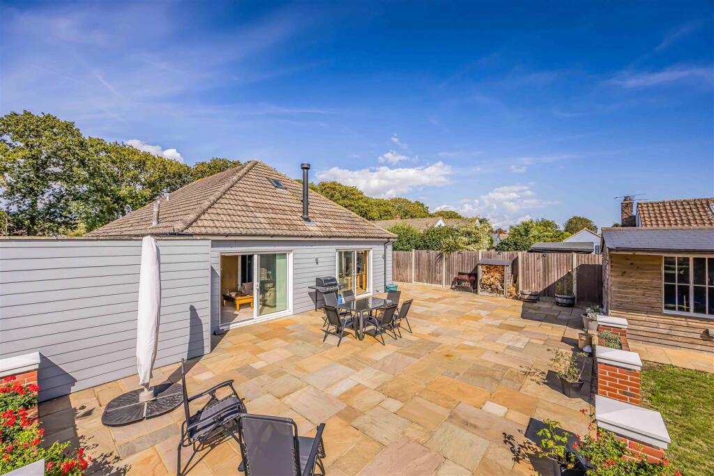 14 Salterns Lane, Hayling Island-Small-PorticoMark