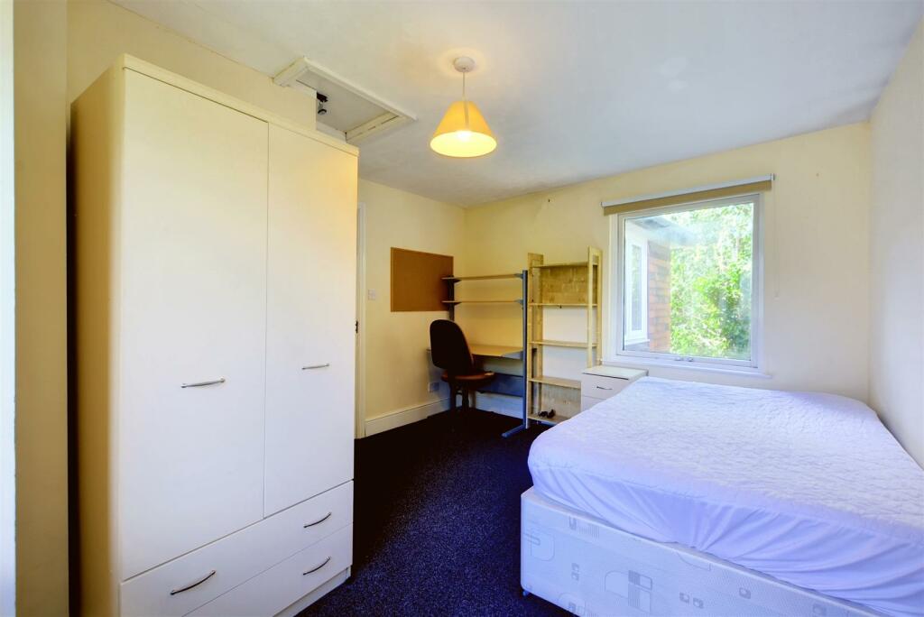Bedroom 6_2.jpeg