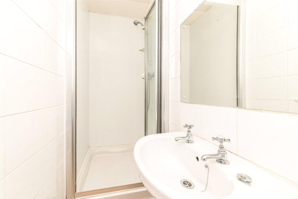 En Suite Shower Room