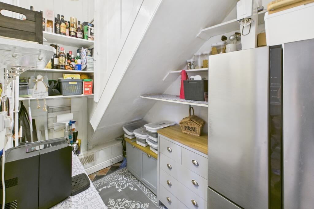 EweMove Spalding - Pinchbeck Rd - Pantry Room