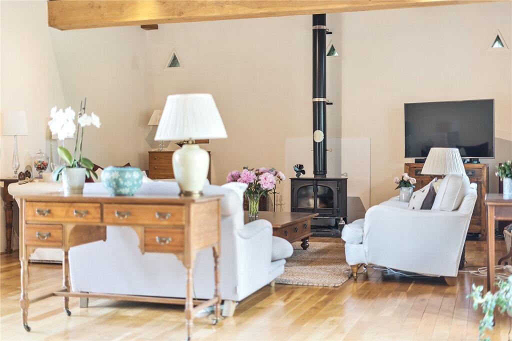 Sitting/Dining Room
