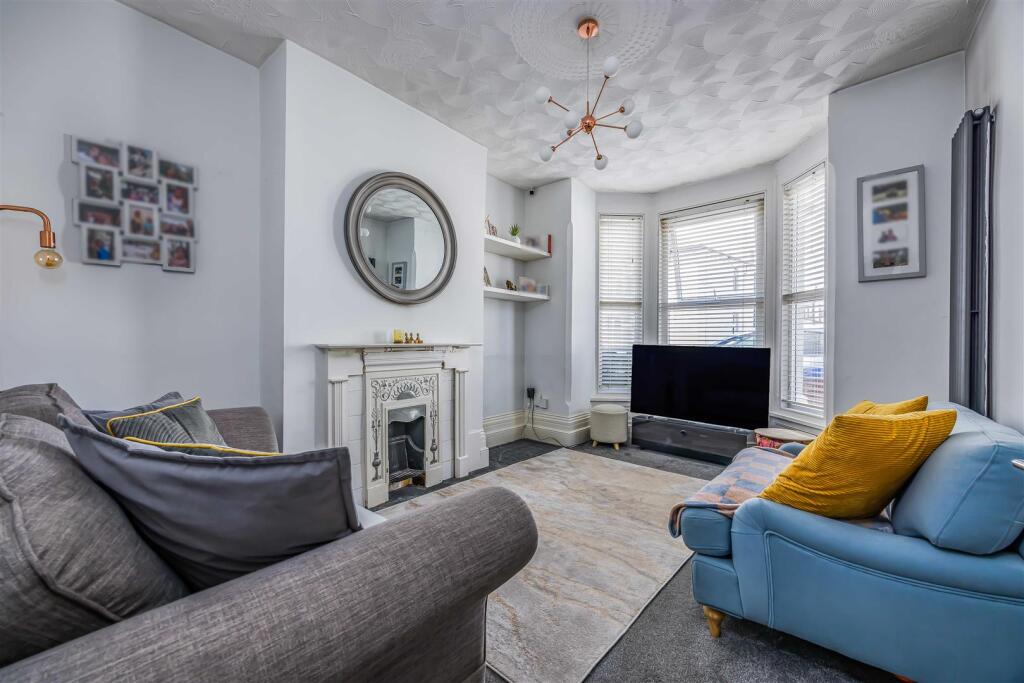 254 Powerscourt Road, Fratton-Small-PorticoMarketi