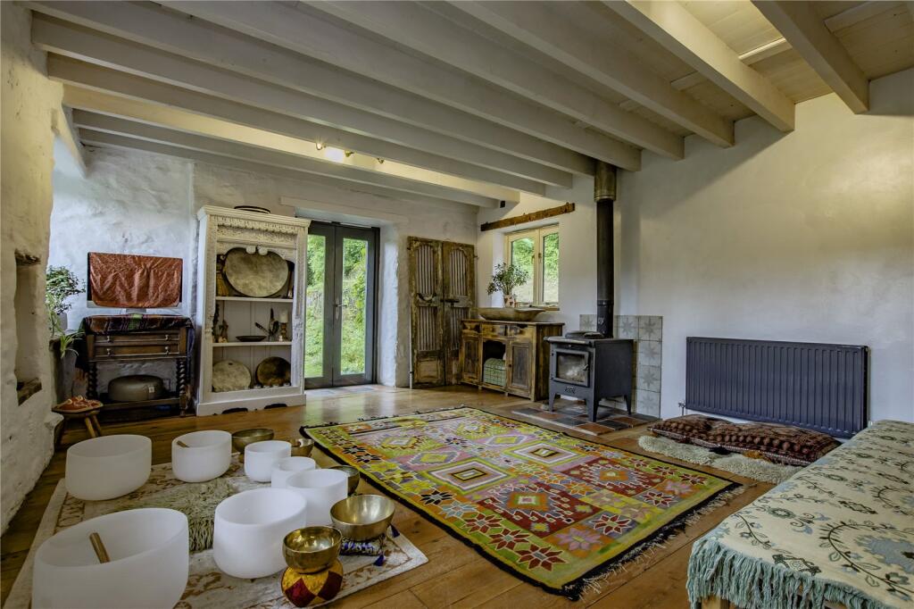 Spacious Living Room