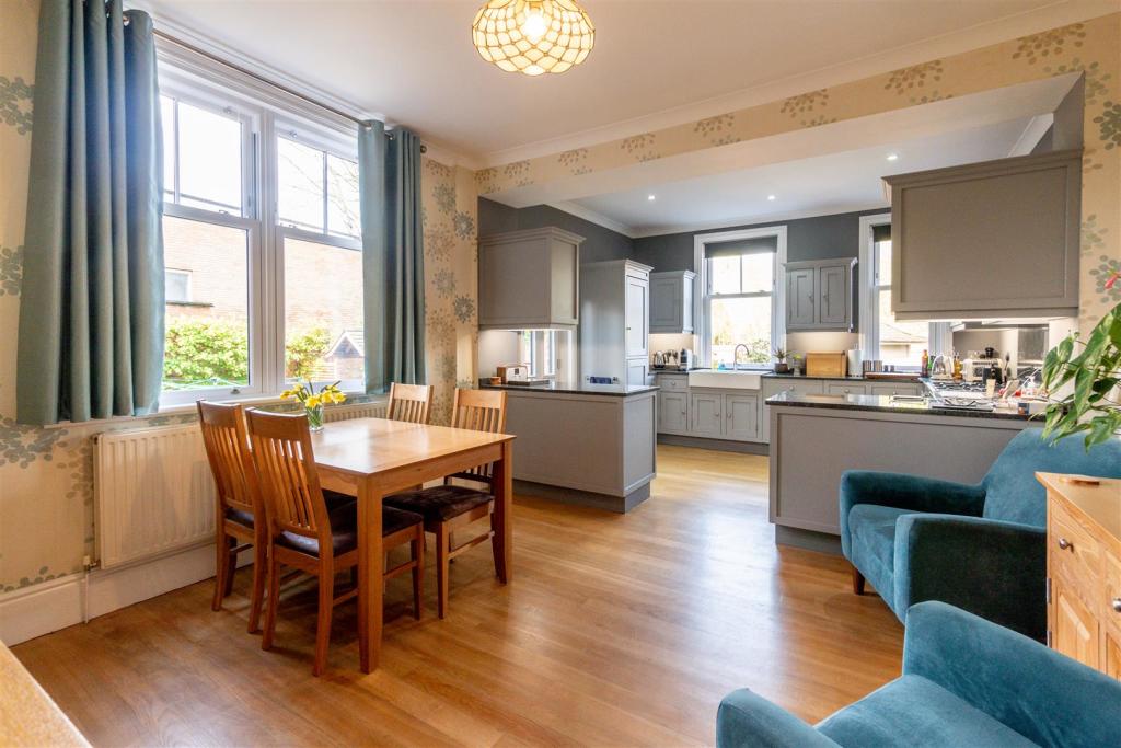 Dining Kitchen.jpg