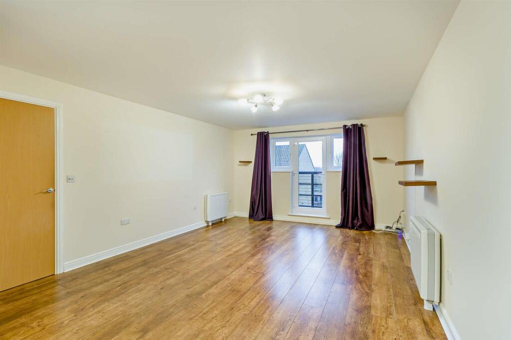8671360-interior10-800.jpg