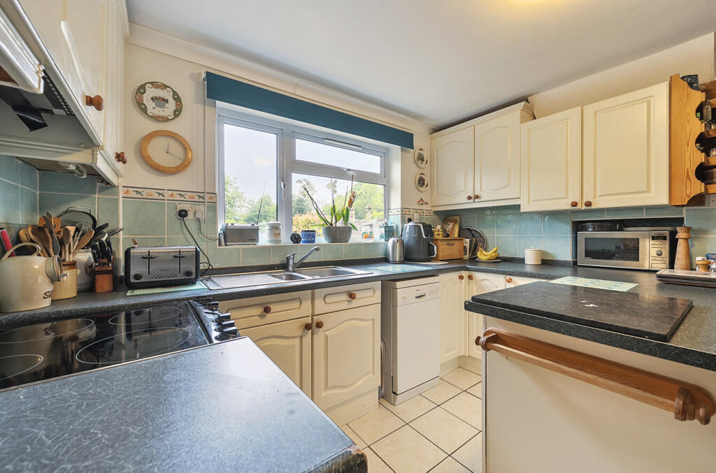 1301327-11-684ac8...