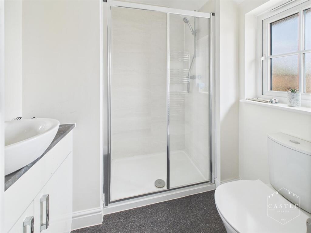 ENSUITE SHOWER ROOM
