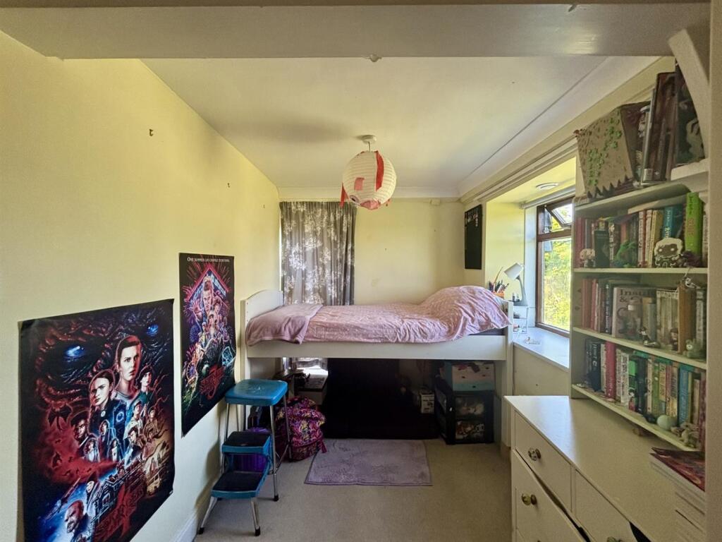 Bedroom 2 3.jpg