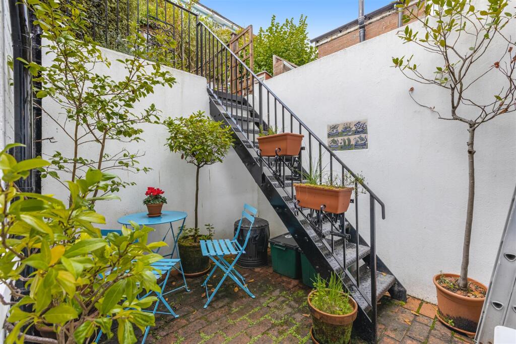 A04 - 45 Sandquay Road Dartmouth - 230911.jpg