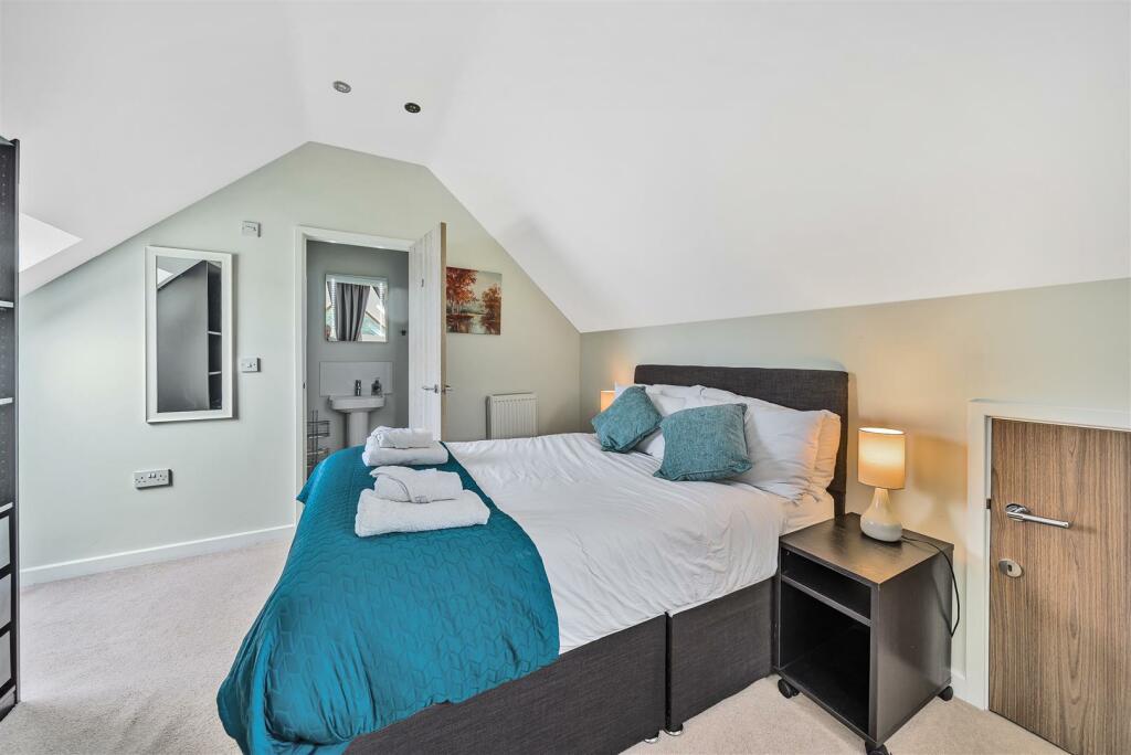 Bedroom ensuite