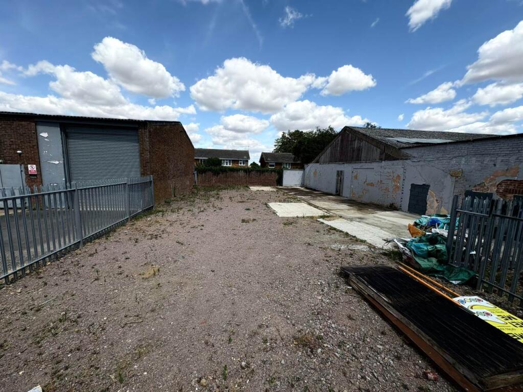 Yard (3)