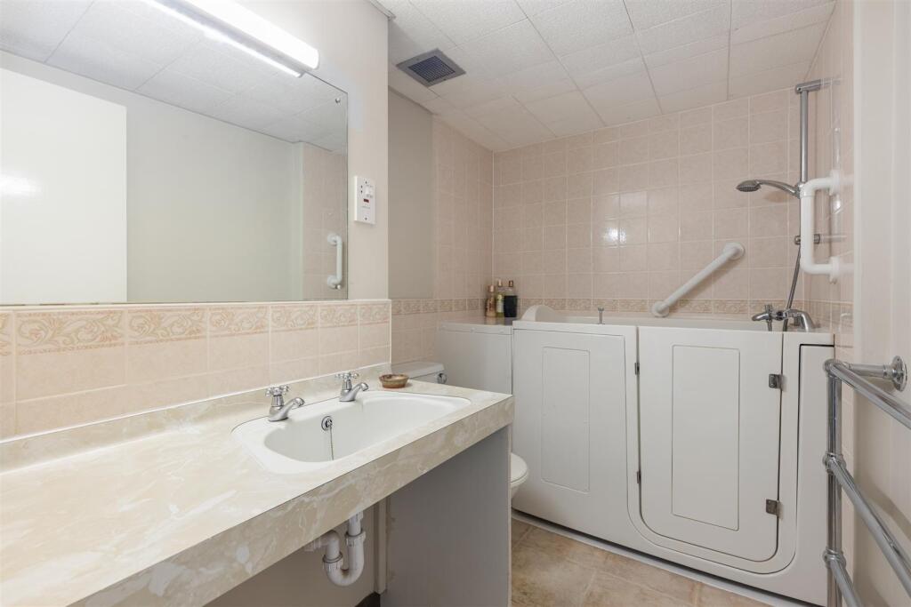 A14 - 3c Imperial Court - 250429.jpg