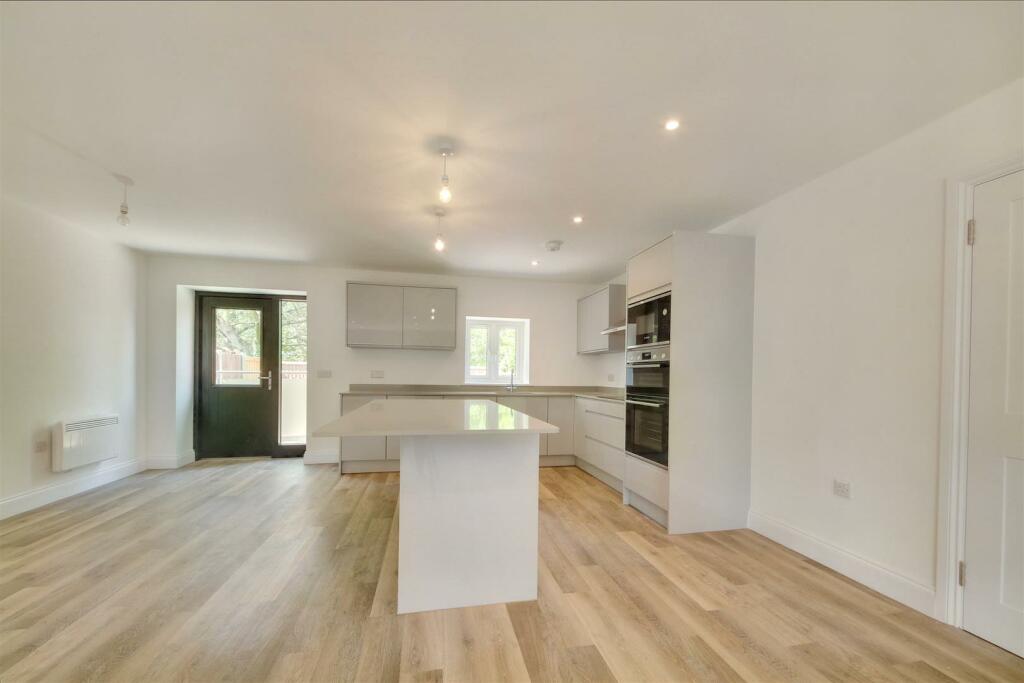 Kitchen Reception 4.jpg