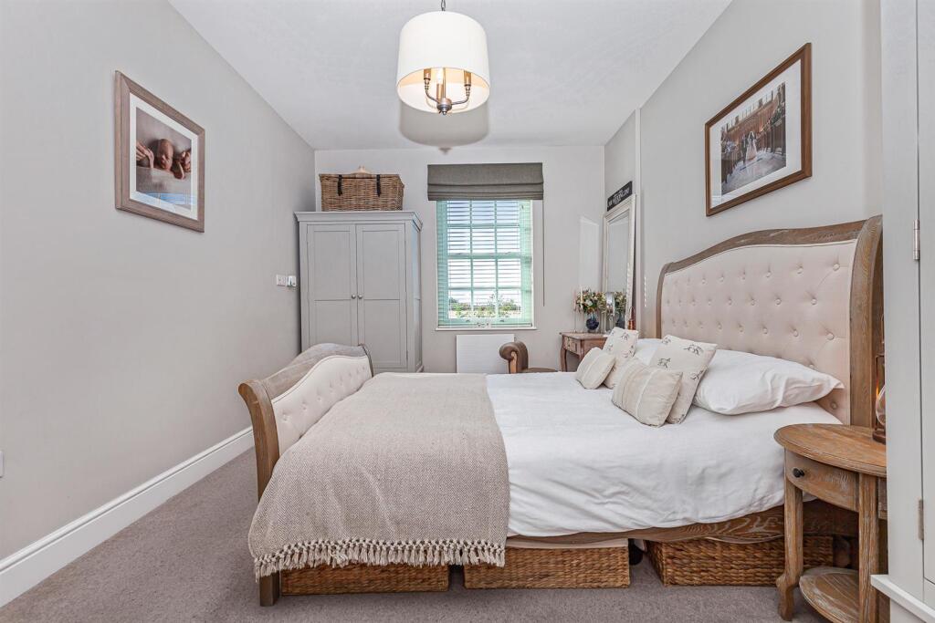 Master Bedroom 2.jpg