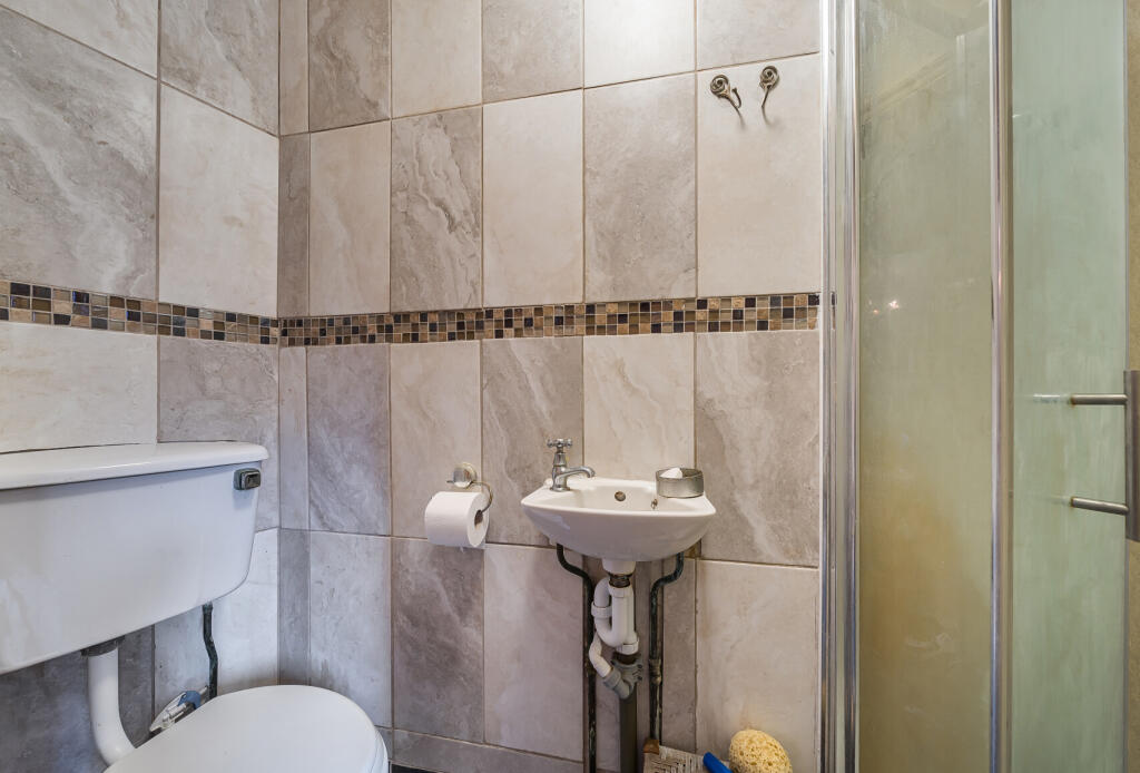 1381742-12-691db2...