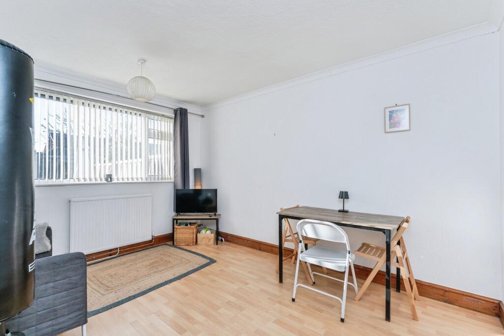 Bedroom3/Dining Room