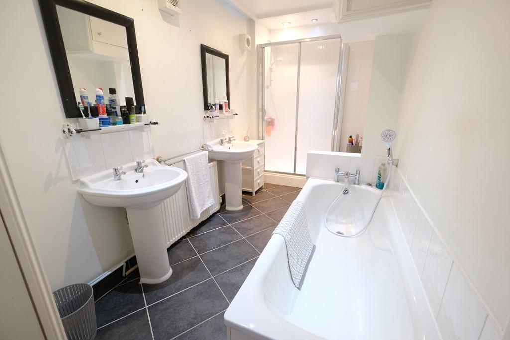 BATH/SHOWER ROOM
