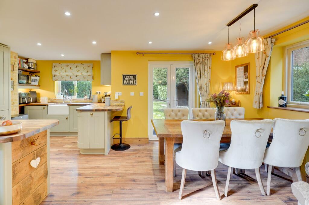 Kitchen / Dining Room