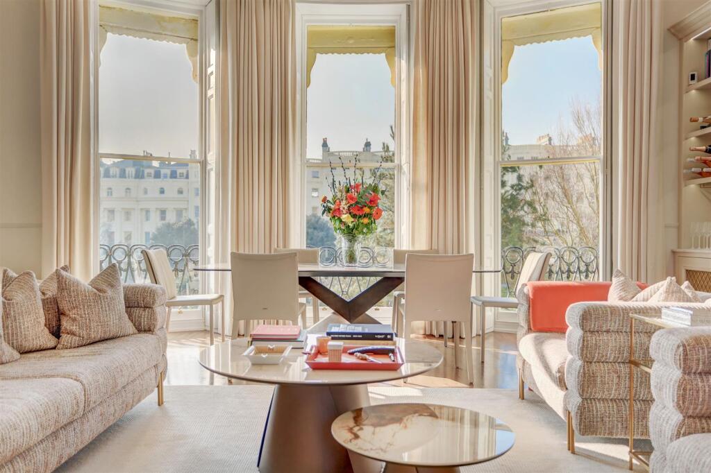 Dining Area.jpg