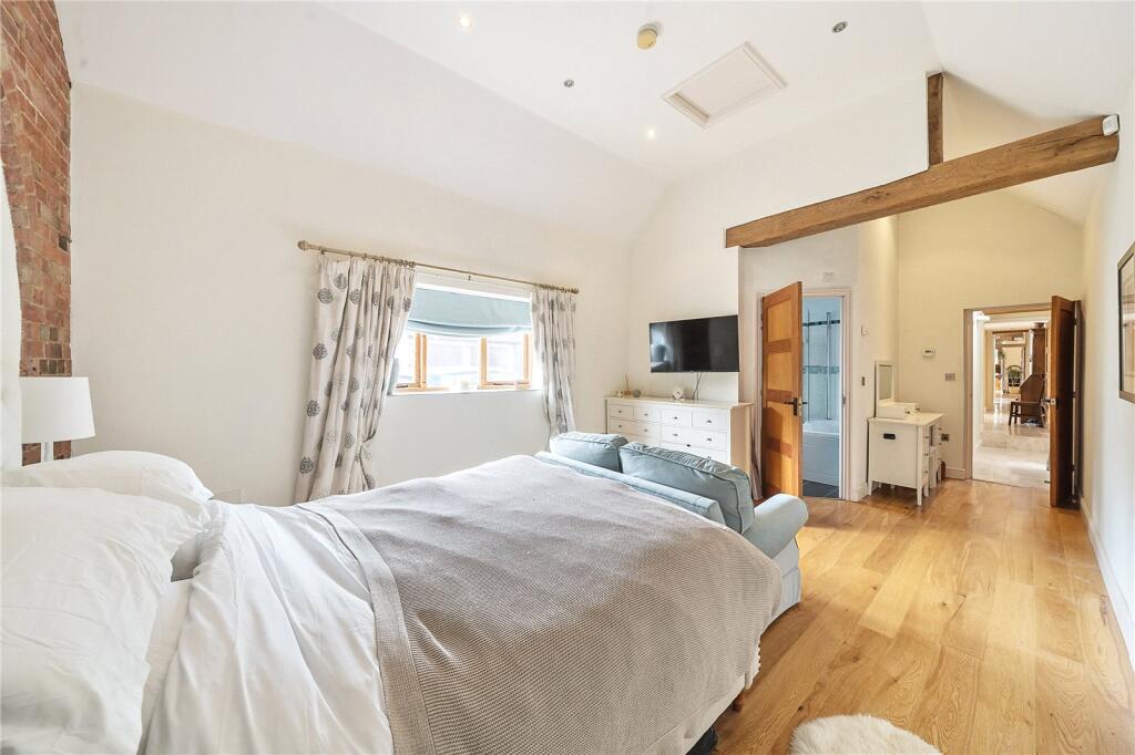 Pincipal Bedroom