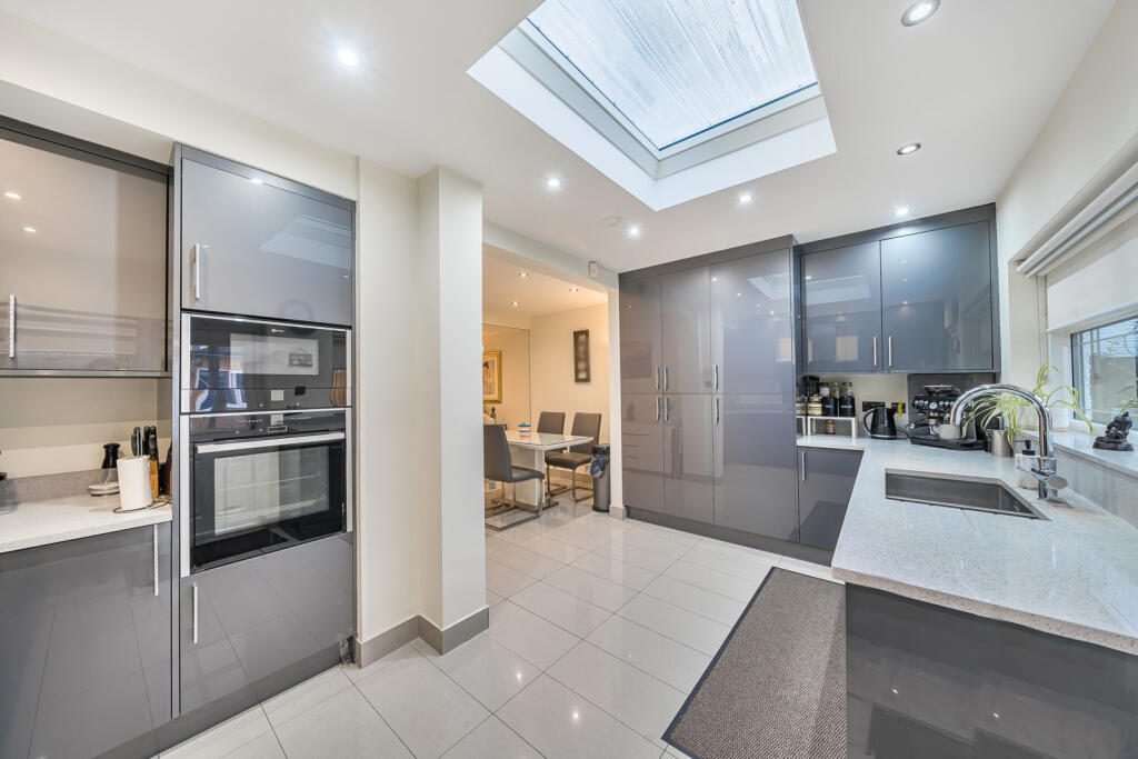 1388718-17-693c0f...