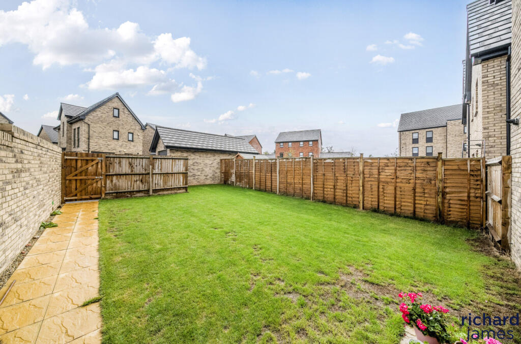 982ba752b3e54b518e6a09ee367db4e3