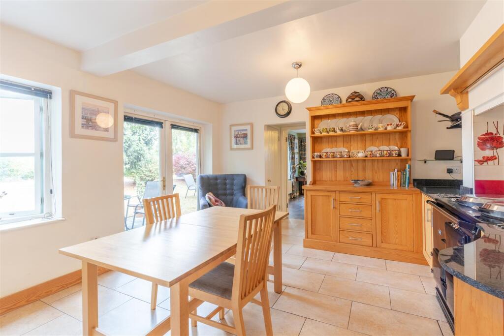 Farmhouse Kitchen/ Breakfast Room