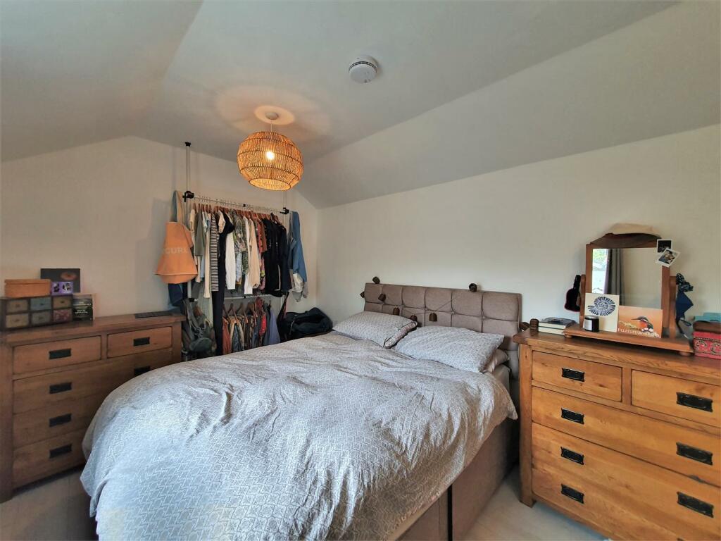 Flat 2, Bedroom