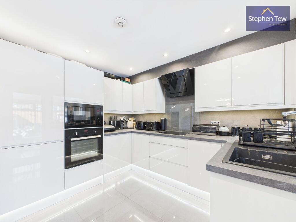 Kitchen/ Dining Room