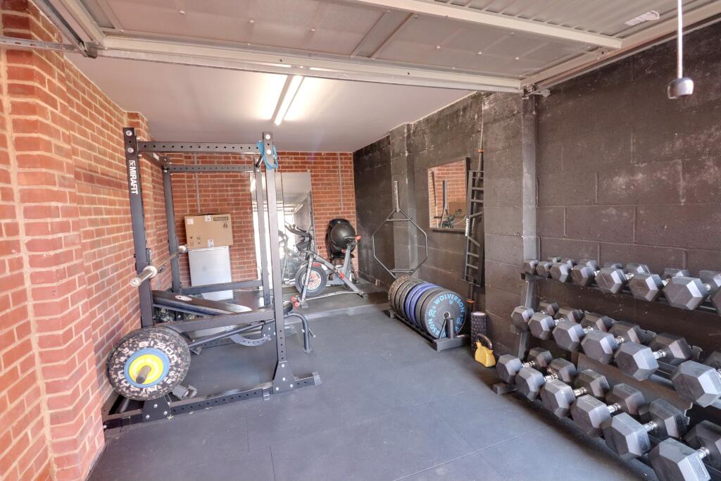 GARAGE