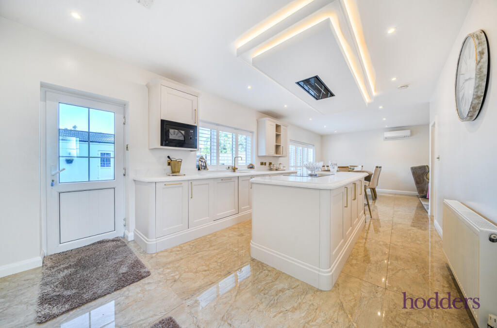 1c9b17fe-5a32-408...