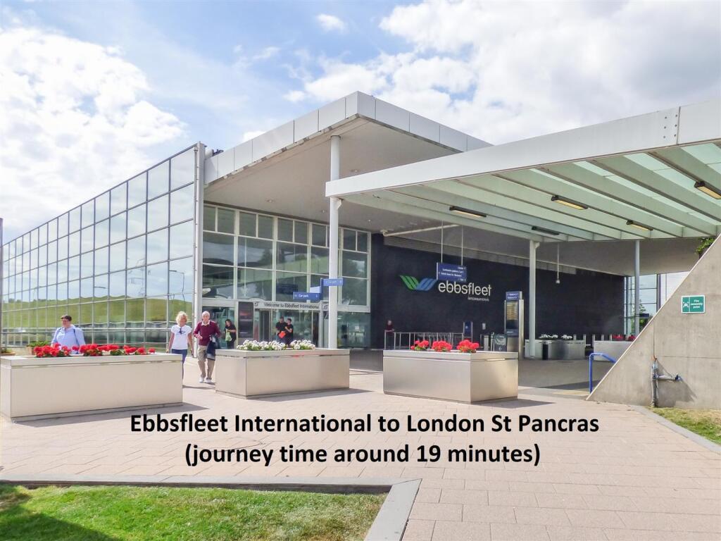 EBBSFLEET STATION.jpg