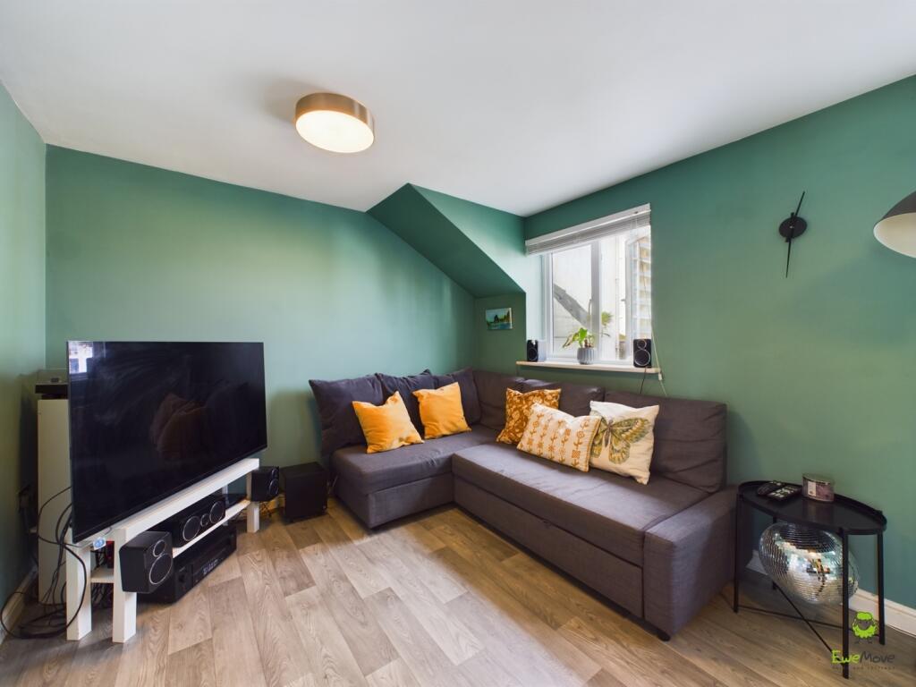 CAM04399G0-PR0032-STILL001