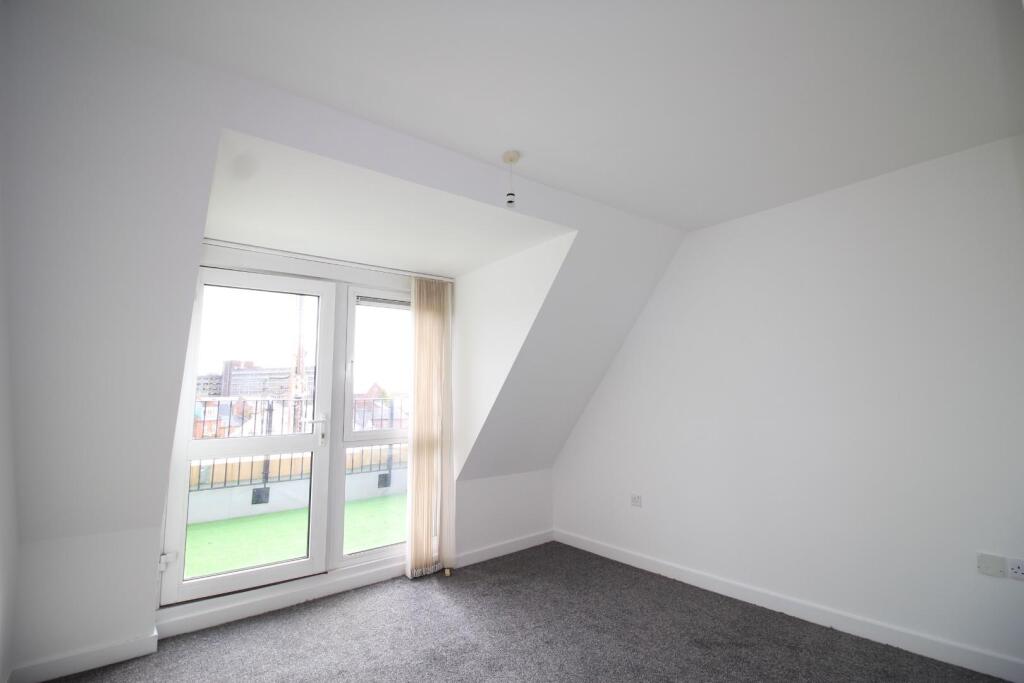bedroom 2.JPG