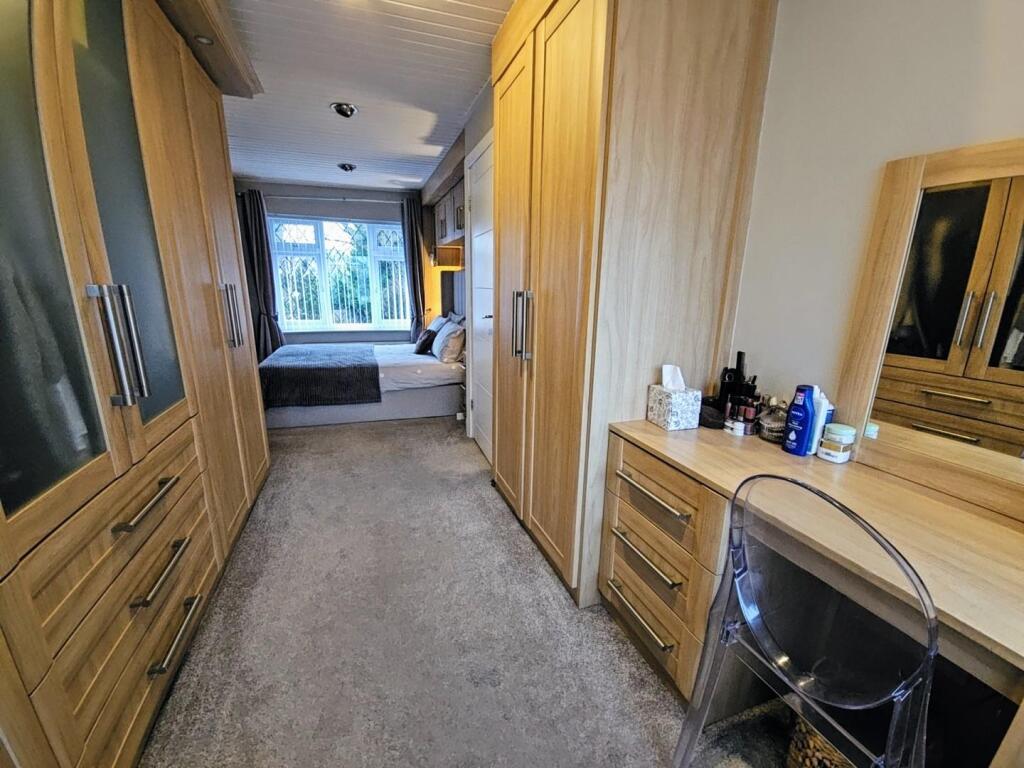 Dressing Area to Bedroom