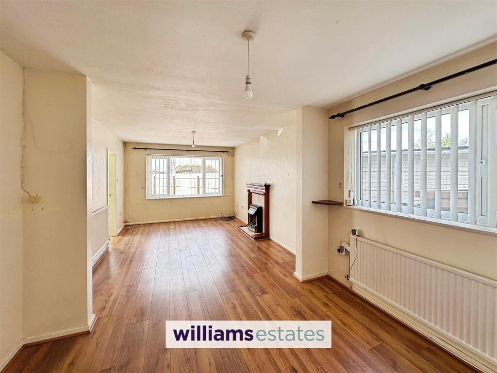 Lounge / Dining Room