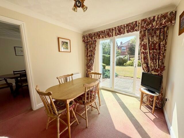 Family-Breakfast Room.jpg