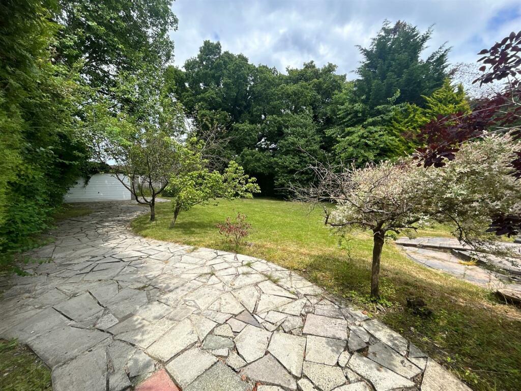 Garden 1.jpg