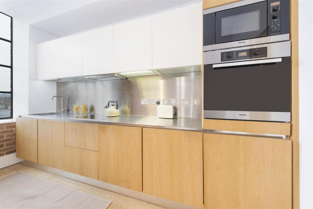 51511 Hi res (2).jpg