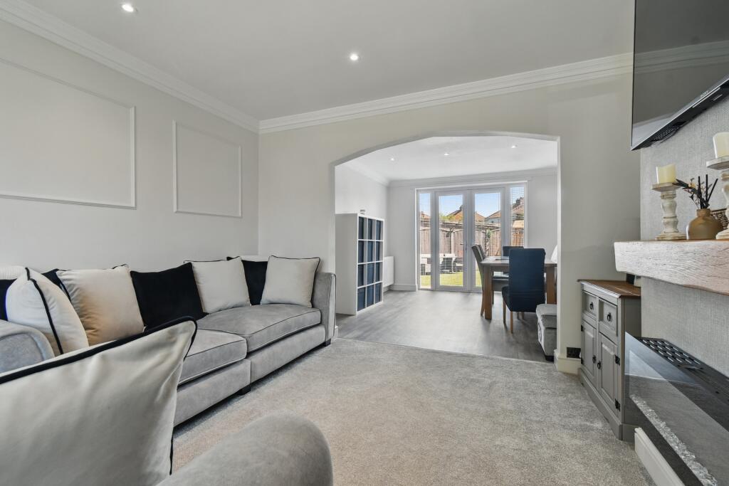 Lounge to Dining Space