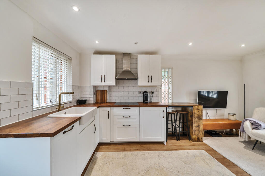 1310049-10-684ad2...