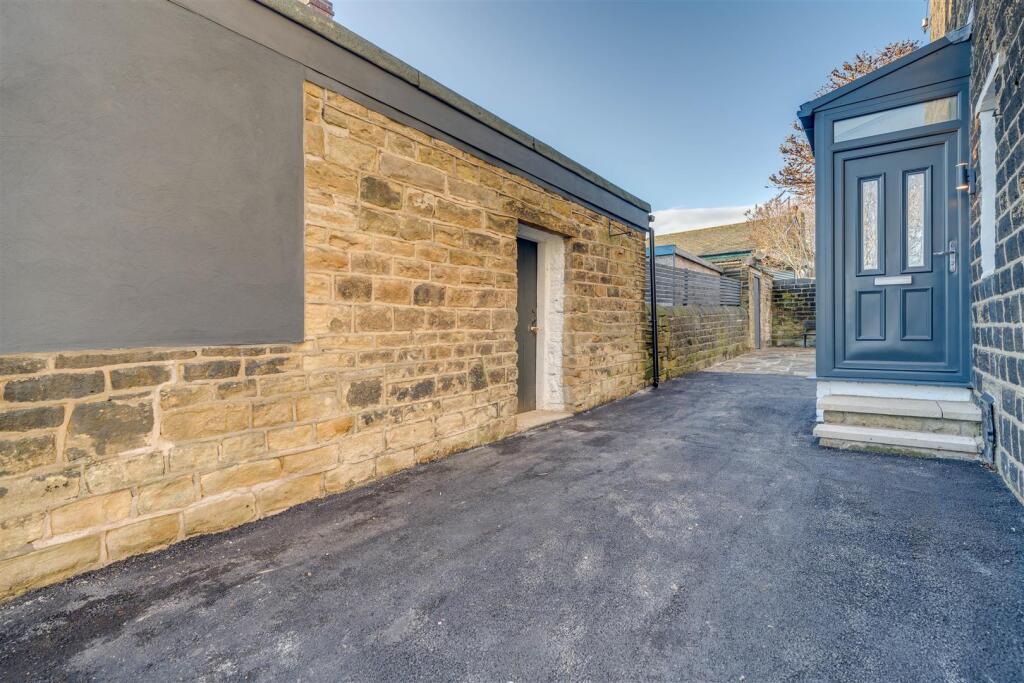 4 Cliffe End Road-20.jpg